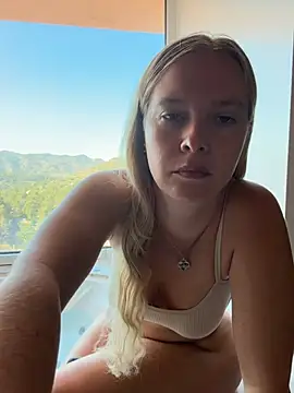 Ellie-rosee online show from June 25, 2026, 6:40 am