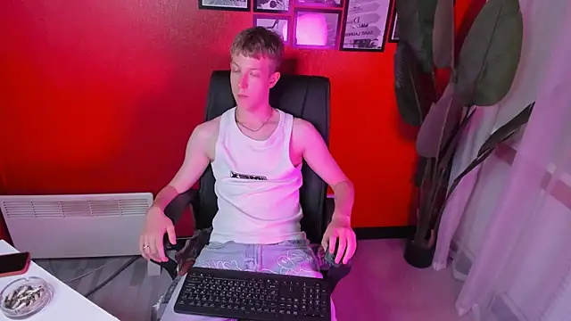 Dylan Norton online show from July 28, 2026, 6:20 pm