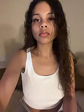 Petite Baddie online show from June 25, 2026, 3:06 am