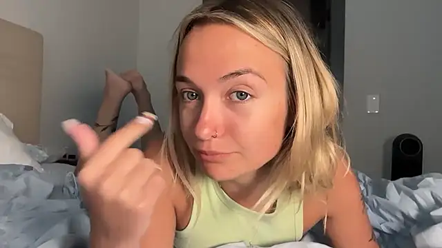kelseyblu online show from July 28, 2026, 12:18 am
