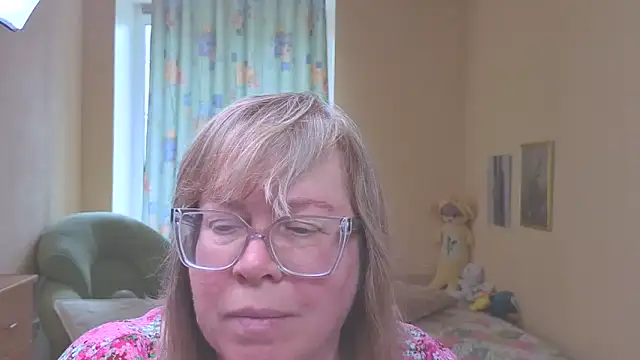 Snapshot of Emma_Eclipsee chatting on May 17, 2026, 11:39 am Emma Eclipsee online show from May 17, 2026, 11:39 am