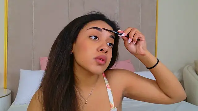 Luna Cortier online show from July 11, 2026, 5:21 am