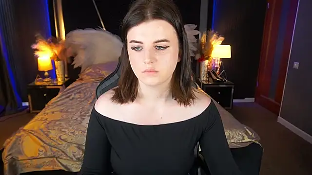 KristiFoxy online show from July 26, 2026, 12:23 pm