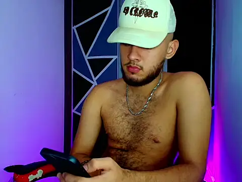 Sebolaz333 online show from June 17, 2026, 5:43 am