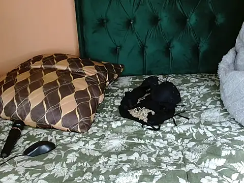 ForeverSexy  online show from July 21, 2026, 4:37 am