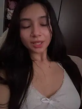 Chinicr18 online show from April 26, 2026, 1:42 pm