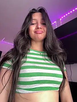 Chinicr18 online show from May 25, 2026, 5:19 pm
