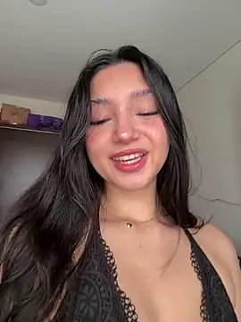 Chinicr18 online show from May 27, 2026, 8:06 pm