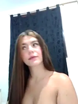 EmiNavarro online show from July 15, 2026, 1:33 am