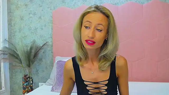 DeliaMArlow online show from July 18, 2026, 7:34 am
