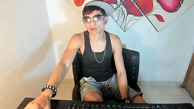 Jesshot bigcock20cm online show from June 4, 2026, 5:02 am