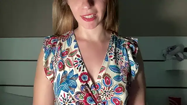 petiteetoile online show from June 12, 2026, 2:49 pm