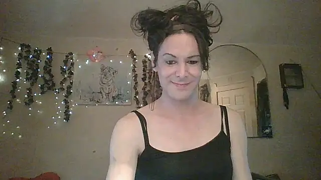 Snapshot of sillymillie4 chatting on June 16, 2026, 9:50 pm sillymillie4 online show from June 16, 2026, 9:50 pm