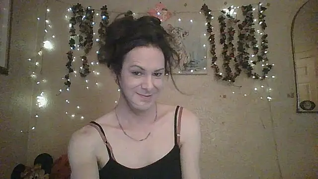 Snapshot of sillymillie4 chatting on July 9, 2026, 10:36 pm sillymillie4 online show from July 9, 2026, 10:36 pm