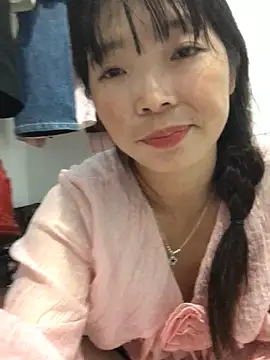 cuty lusy online show from June 22, 2026, 3:25 am