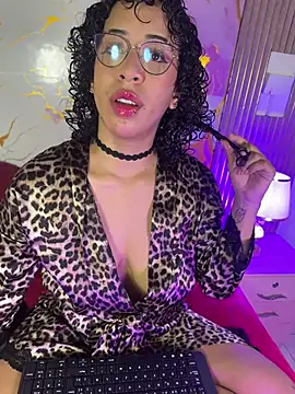 Woo isDaphne online show from July 26, 2026, 12:19 am
