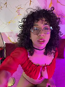 Woo isDaphne online show from August 3, 2026, 12:42 am