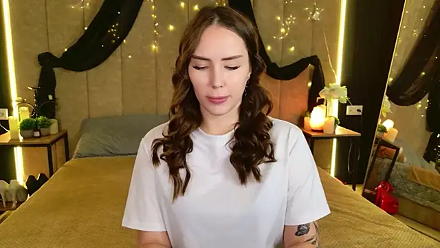 Arielle Vade online show from June 30, 2026, 5:19 am