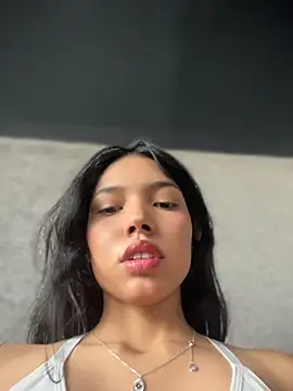 jadelaurent online show from July 27, 2026, 8:27 pm