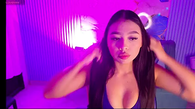 valerie20  online show from June 7, 2026, 4:05 am