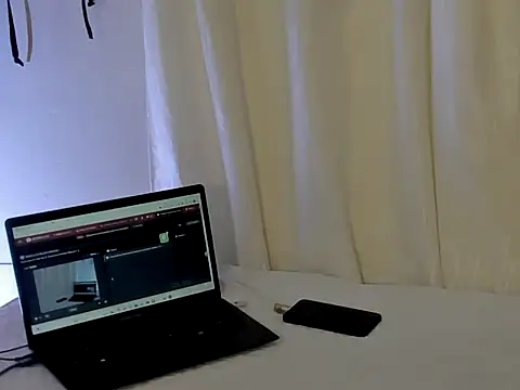 Noahlang 01 online show from July 27, 2026, 11:12 pm