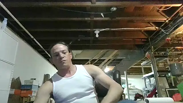 ShadowLove85 online show from May 6, 2026, 3:46 am