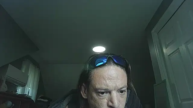ShadowLove85 online show from May 27, 2026, 3:09 pm