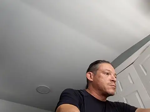 ShadowLove85 online show from June 17, 2026, 4:41 pm