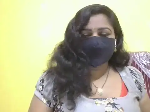 anu-reddyy online show from June 24, 2026, 11:31 am