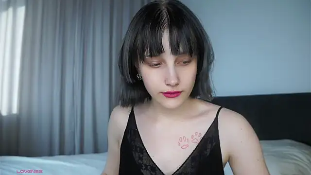 KirstinMcgeady online show from July 18, 2026, 12:09 pm