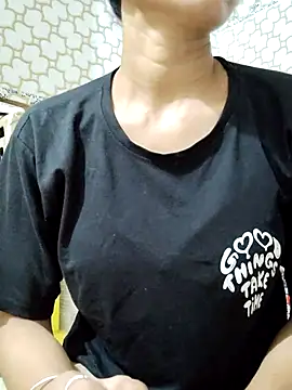 Sexy-Sandhya  online show from July 17, 2026, 5:40 pm