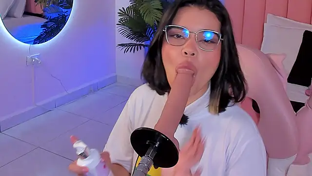 Rose jener06 online show from June 24, 2026, 11:26 pm
