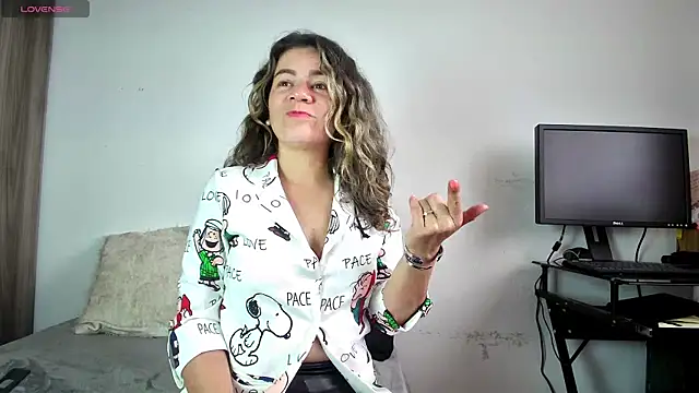 oriana thomson01 online show from July 22, 2026, 1:14 pm