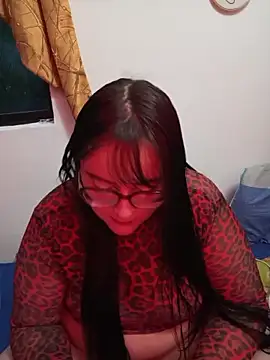 daphneev online show from May 17, 2026, 11:12 pm