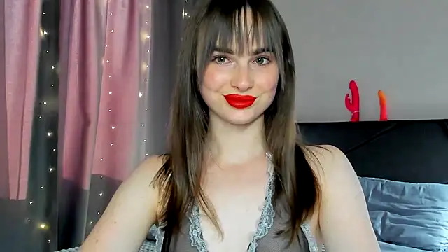 Snapshot of megann_fox2 chatting on June 17, 2026, 3:02 pm megann fox2 online show from June 17, 2026, 3:02 pm