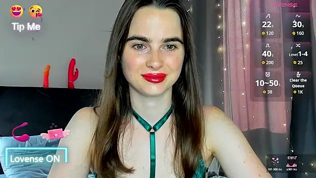 Snapshot of megann_fox2 chatting on June 23, 2026, 3:32 pm megann fox2 online show from June 23, 2026, 3:32 pm