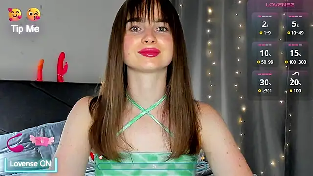 Snapshot of megann_fox2 chatting on July 8, 2026, 3:05 pm megann fox2 online show from July 8, 2026, 3:05 pm