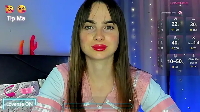 Snapshot of megann_fox2 chatting on July 12, 2026, 4:53 pm megann fox2 online show from July 12, 2026, 4:53 pm