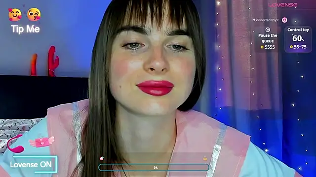 Snapshot of megann_fox2 chatting on July 18, 2026, 4:33 pm megann fox2 online show from July 18, 2026, 4:33 pm