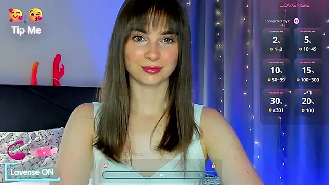 Snapshot of megann_fox2 chatting on July 27, 2026, 5:20 pm megann fox2 online show from July 27, 2026, 5:20 pm