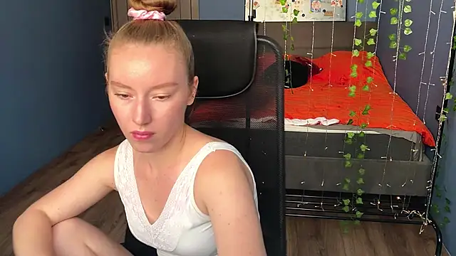 Snapshot of Anna_Kare chatting on August 6, 2026, 11:56 am Anna Kare online show from August 6, 2026, 11:56 am