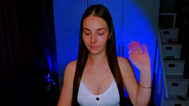 Maddy Wood  online show from July 23, 2026, 4:05 pm