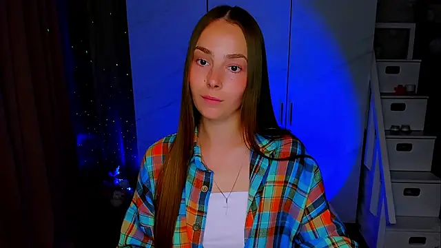 Maddy Wood  online show from July 26, 2026, 4:47 pm