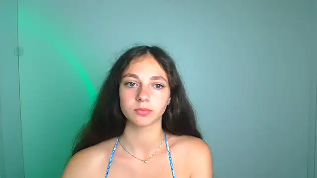 KissMeJulia online show from August 3, 2026, 6:01 am