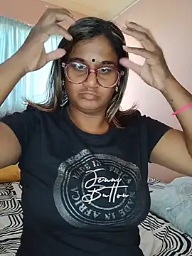 indianstrawberrylips4u online show from July 28, 2026, 9:15 am