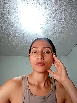 Snapshot of isaa- chatting on July 18, 2026, 8:01 pm isaa- online show from July 18, 2026, 8:01 pm