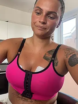 Destinylovex online show from June 18, 2026, 5:06 pm