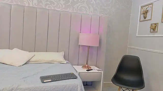 Emily  Stef online show from July 15, 2026, 11:48 am