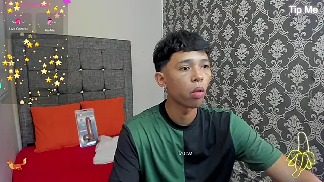 Snapshot of Little_Twink19x chatting on June 17, 2026, 7:59 pm Little Twink19x online show from June 17, 2026, 7:59 pm