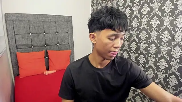 Snapshot of Little_Twink19x chatting on June 21, 2026, 7:27 pm Little Twink19x online show from June 21, 2026, 7:27 pm